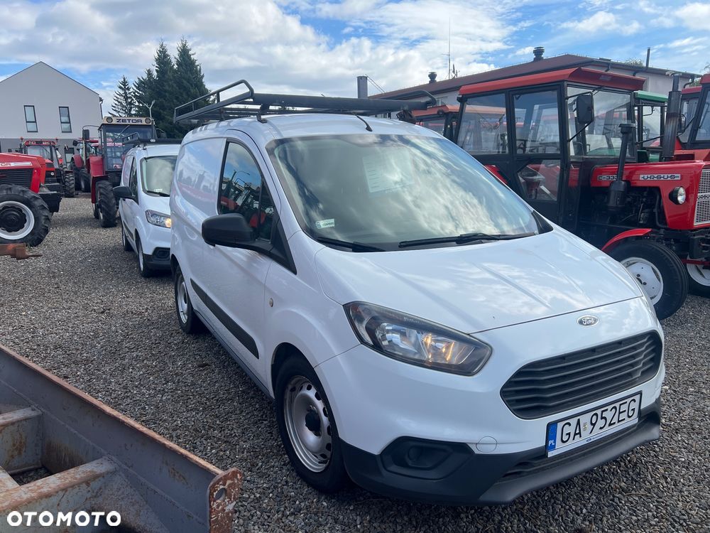 Ford Transit Courier - 10