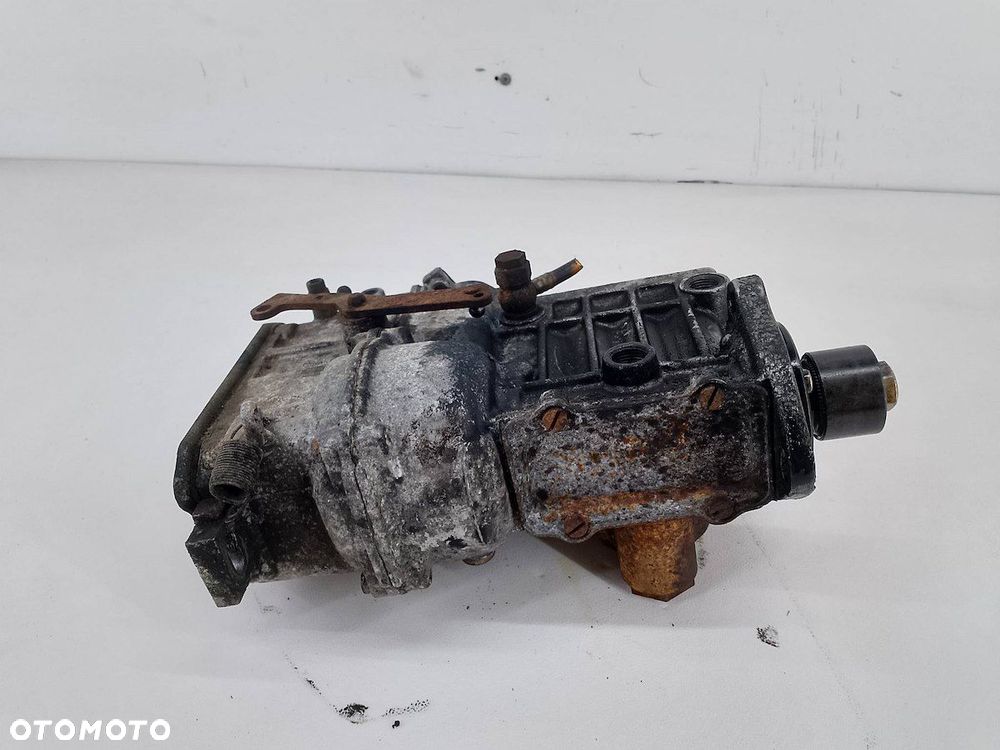 POMPA WTRYSKOWA MERCEDES-BENZ W123 6160705401 0400074981 2.4 D - 2