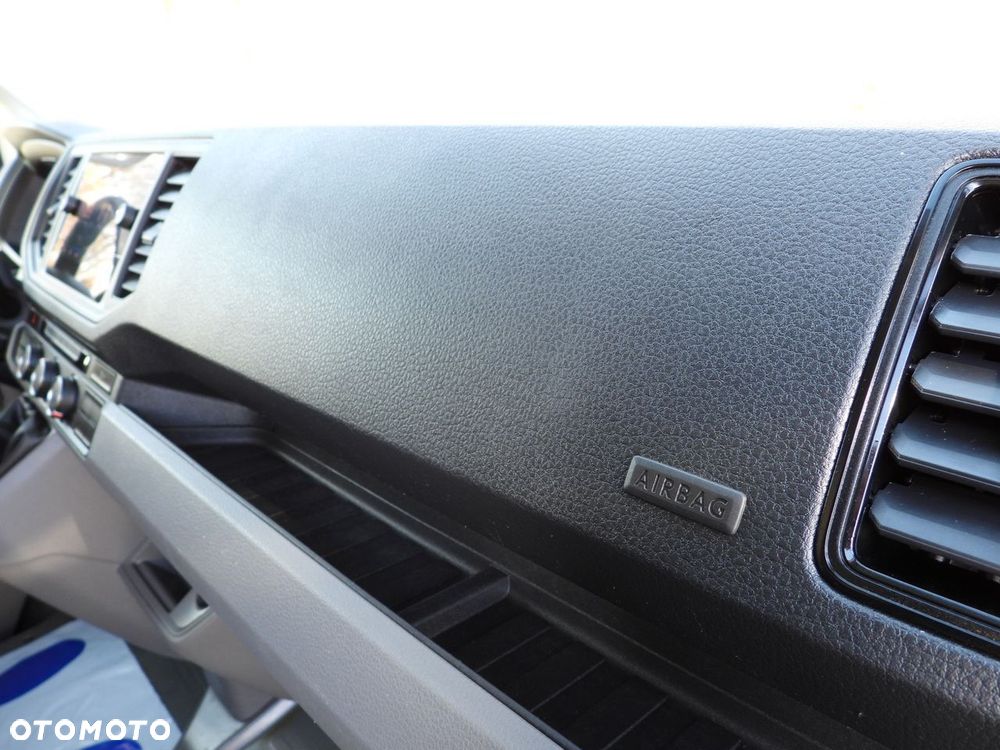 Volkswagen CRAFTER WYWROTKA TEMPOMAT NAWIGACJA BLIŹNIACZE KOŁA KLIMATYZACJA  180KM - 40