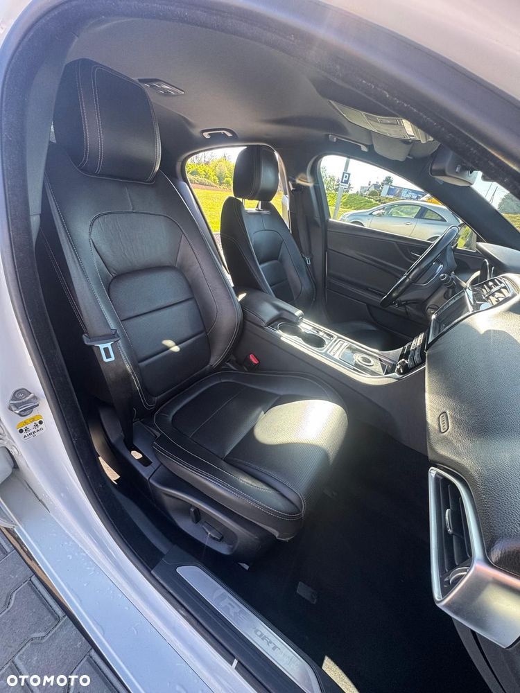 Jaguar XE 20d R-Sport Ingenium Edition - 17