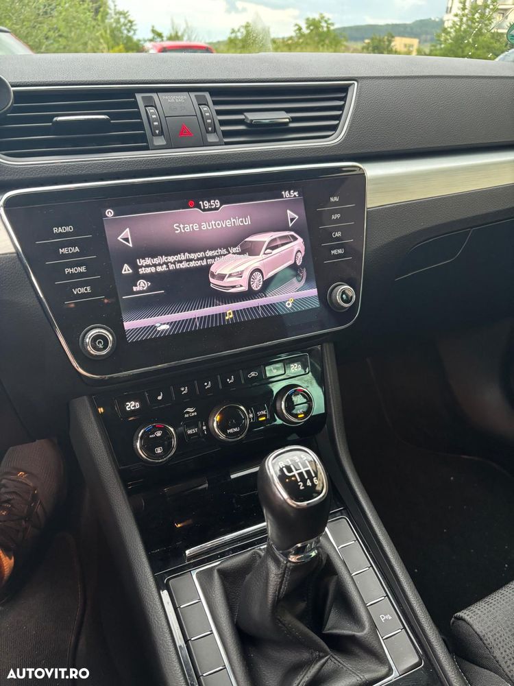 Skoda Superb 2.0 TDI Ambition - 23