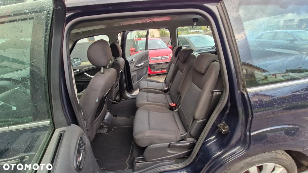 Ford Galaxy - 12