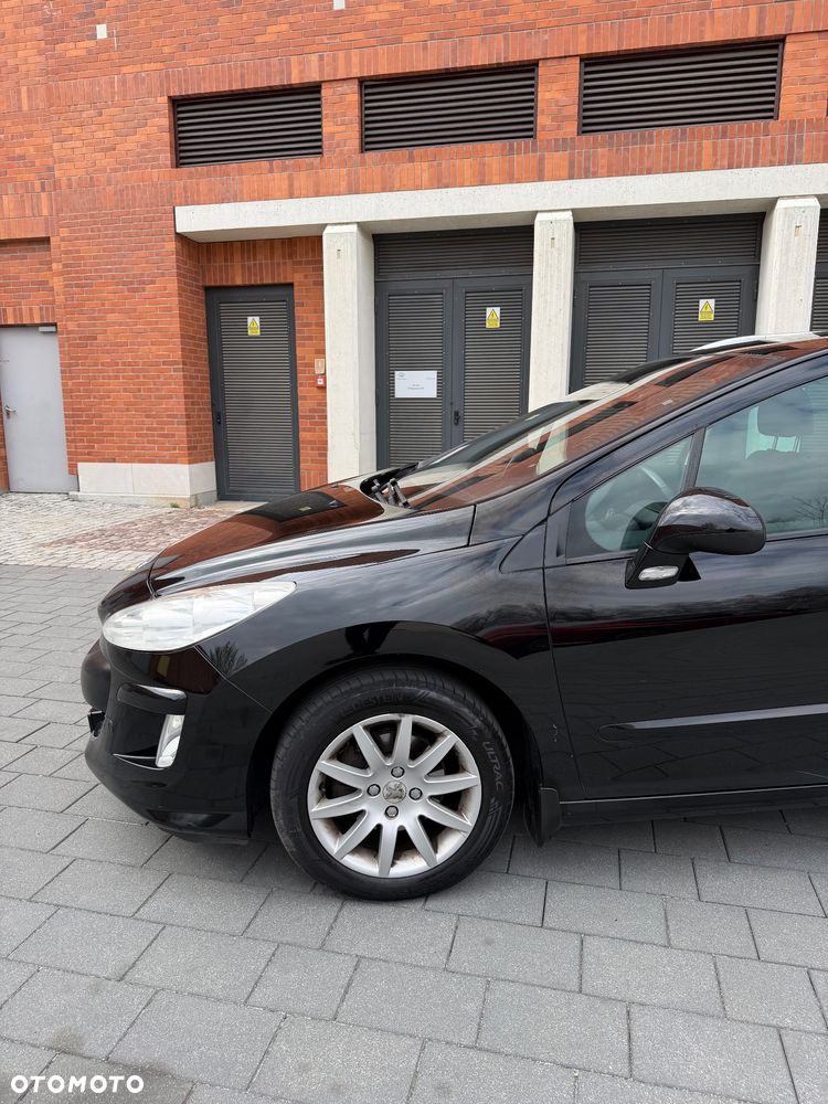 Peugeot 308 1.6 Trendy Navtech - 23