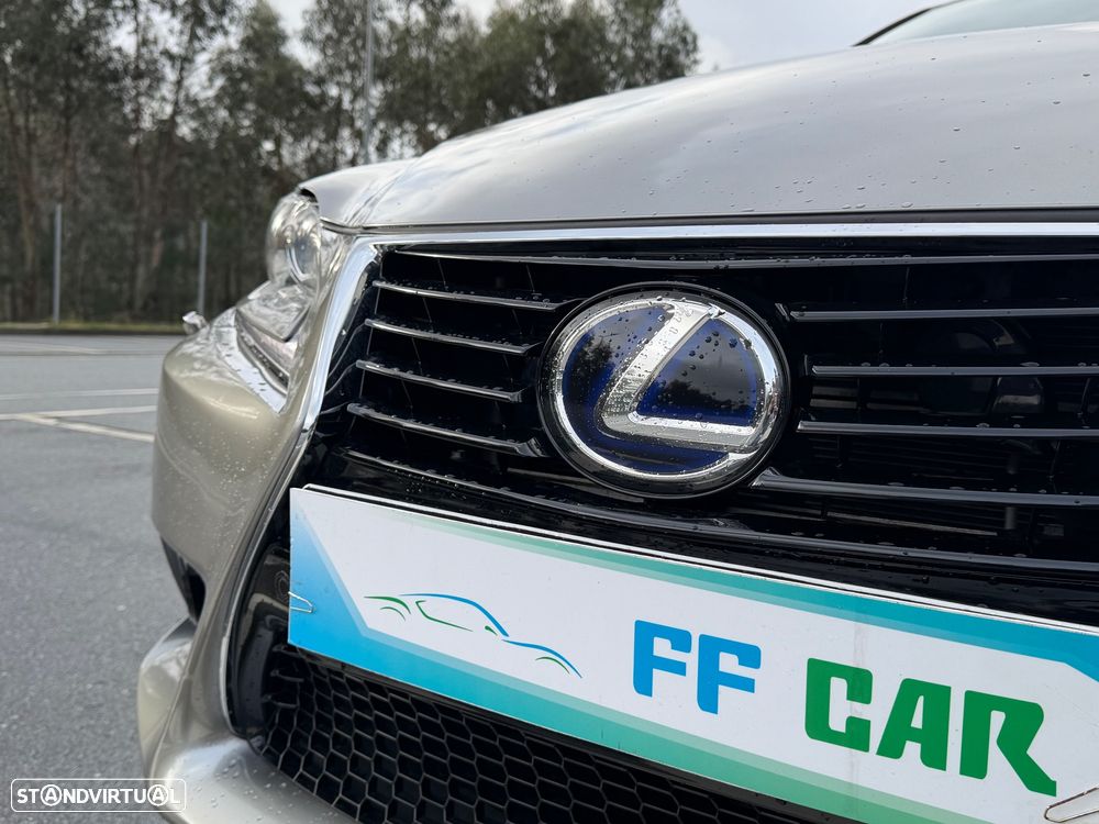 Lexus IS 300H Pack Executive+ - 16