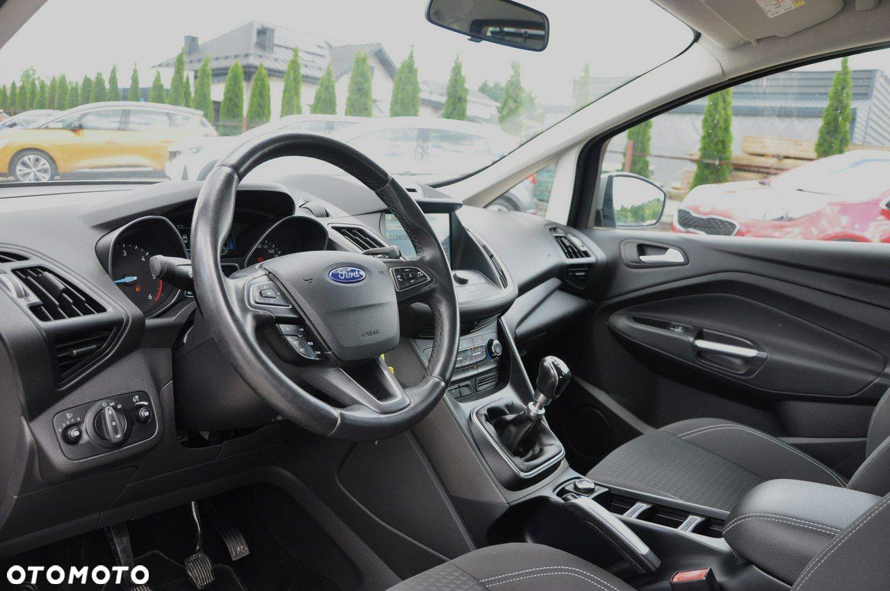 Ford Grand C-MAX - 11