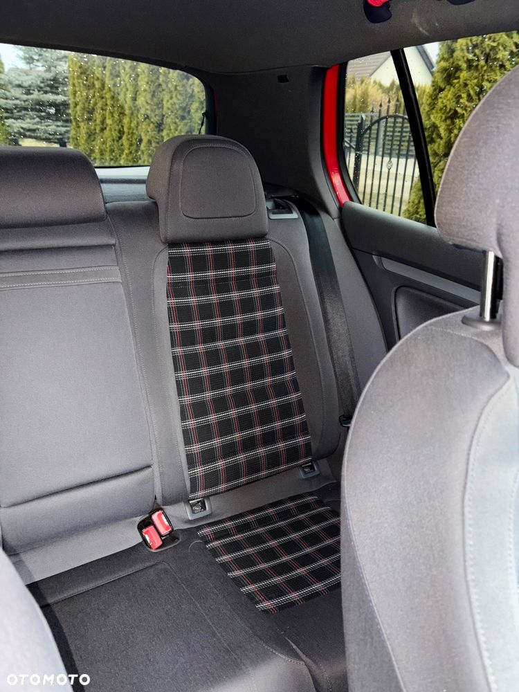 Volkswagen Golf 2.0 GTI - 13