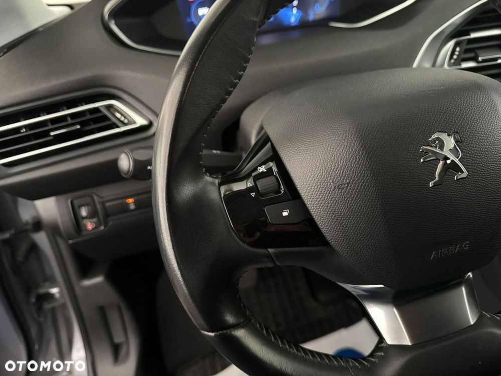 Peugeot 308 - 25