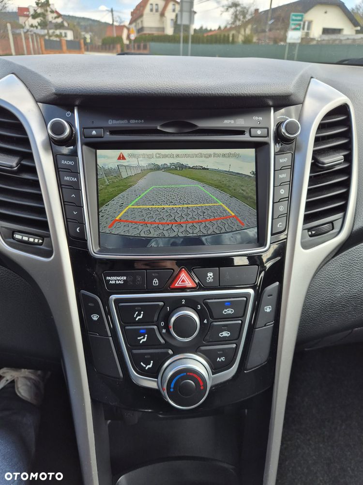 Hyundai i30 1.6 CRDi Premium - 11