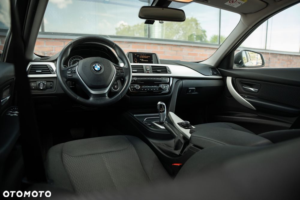 BMW Seria 3 318d - 28