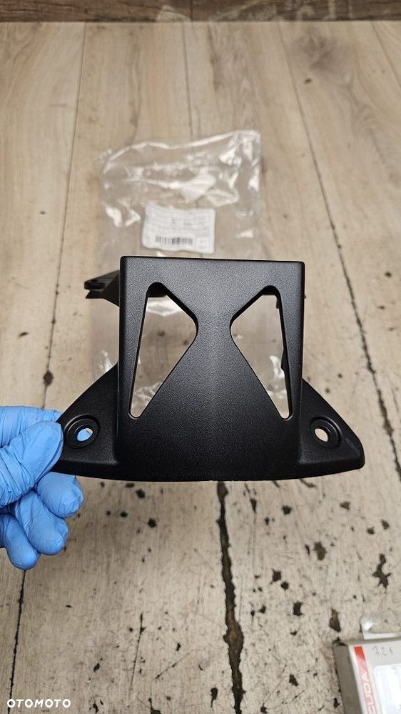 Wspornik tablicy Can-Am Spyder GS RS ST RSS  705002367 - 12