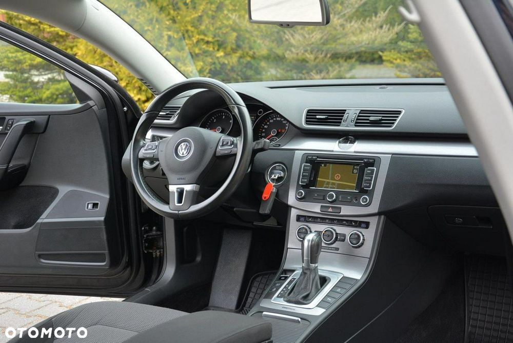 Volkswagen Passat - 18