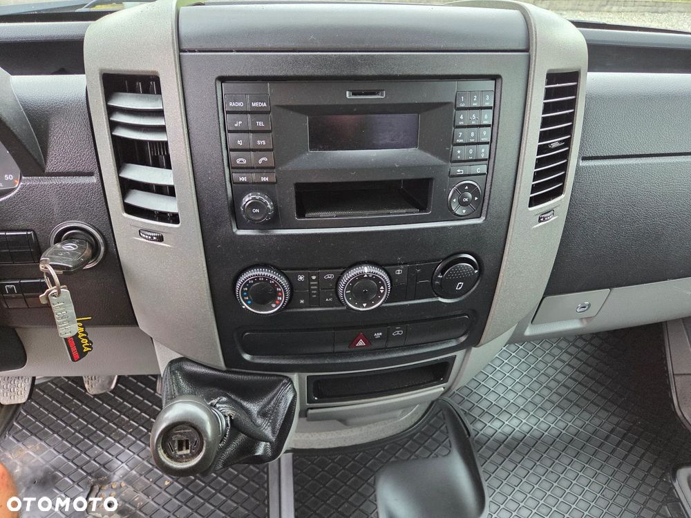 Mercedes-Benz Sprinter 316 CDI / Kontener 8 palet / Winda 750KG / Klima / - 21