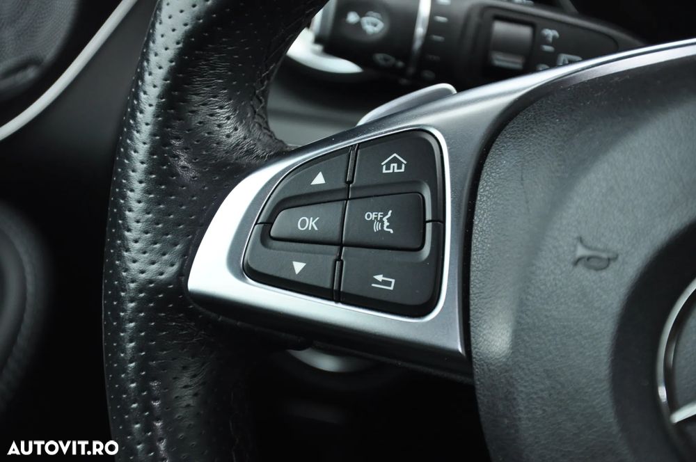 Mercedes-Benz GLC 250 4Matic 9G-TRONIC AMG Line - 25