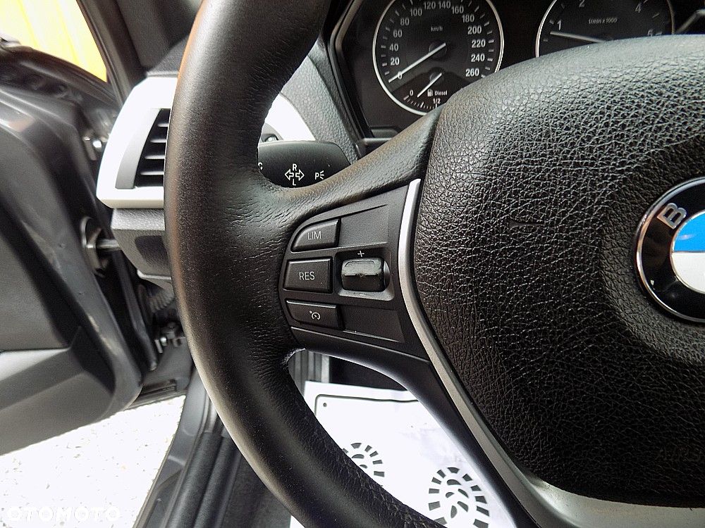 BMW Seria 1 118d Sport Line - 12