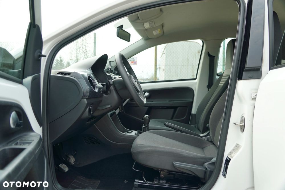 Volkswagen up! - 32