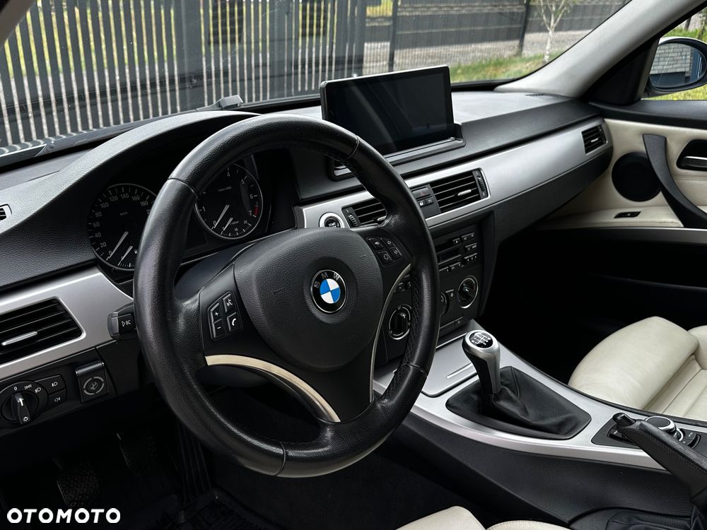 BMW Seria 3 - 22