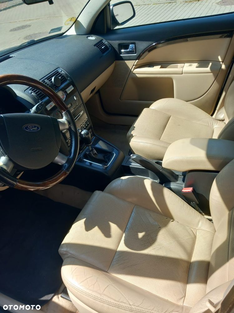 Ford Mondeo 2.0 TDCI Ghia - 4