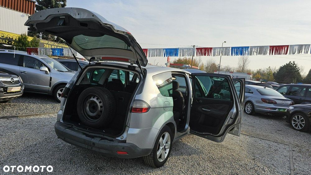 Ford S-Max - 21