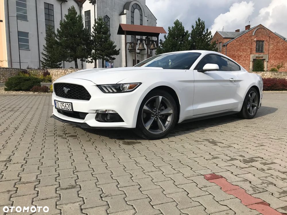 Ford Mustang - 2