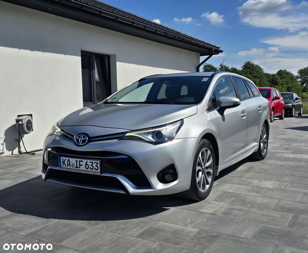 Toyota Avensis Touring Sports 1.8 Multidrive S Comfort - 1