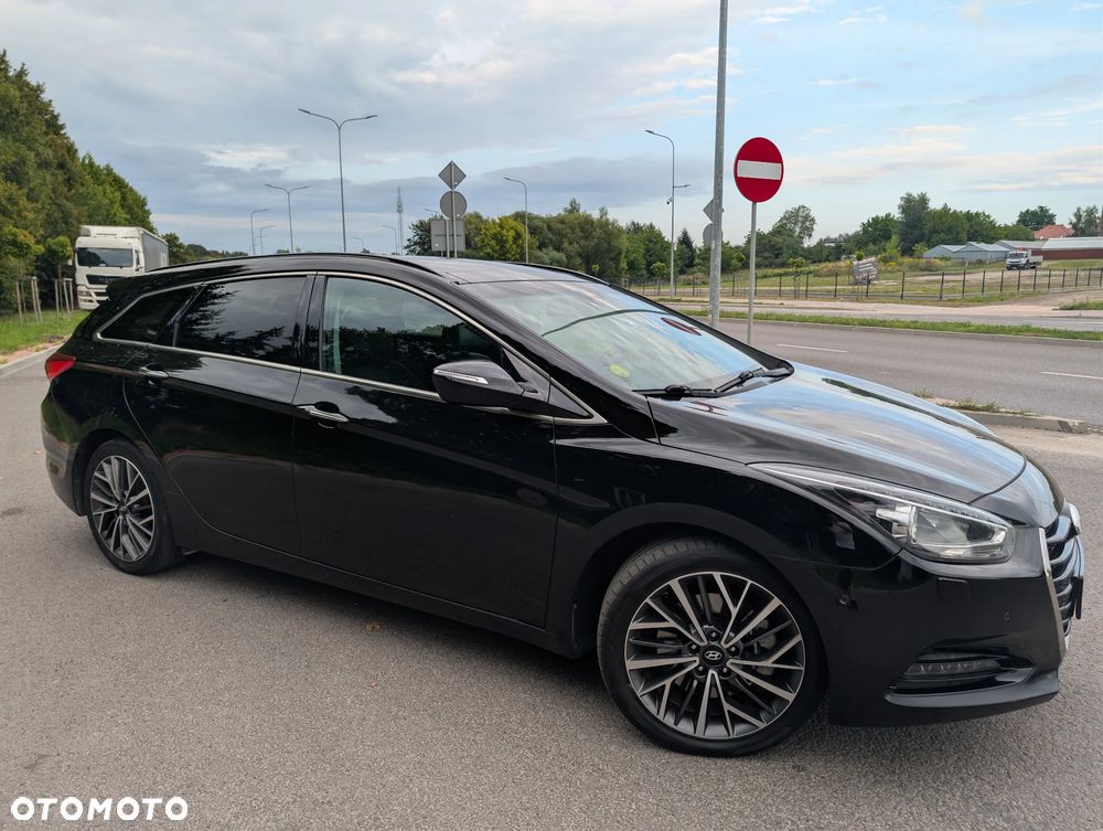 Hyundai i40 Kombi 1.7 CRDi Premium - 17