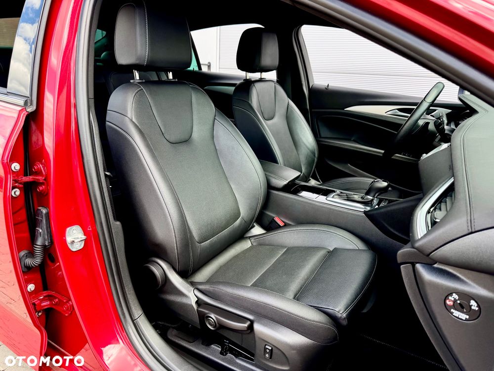 Opel Insignia - 32