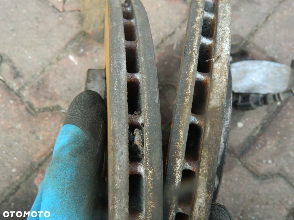 Golf IV Leon Octavia A3 1.4 16V Tarcze hamulcowe przód  klocki - 2