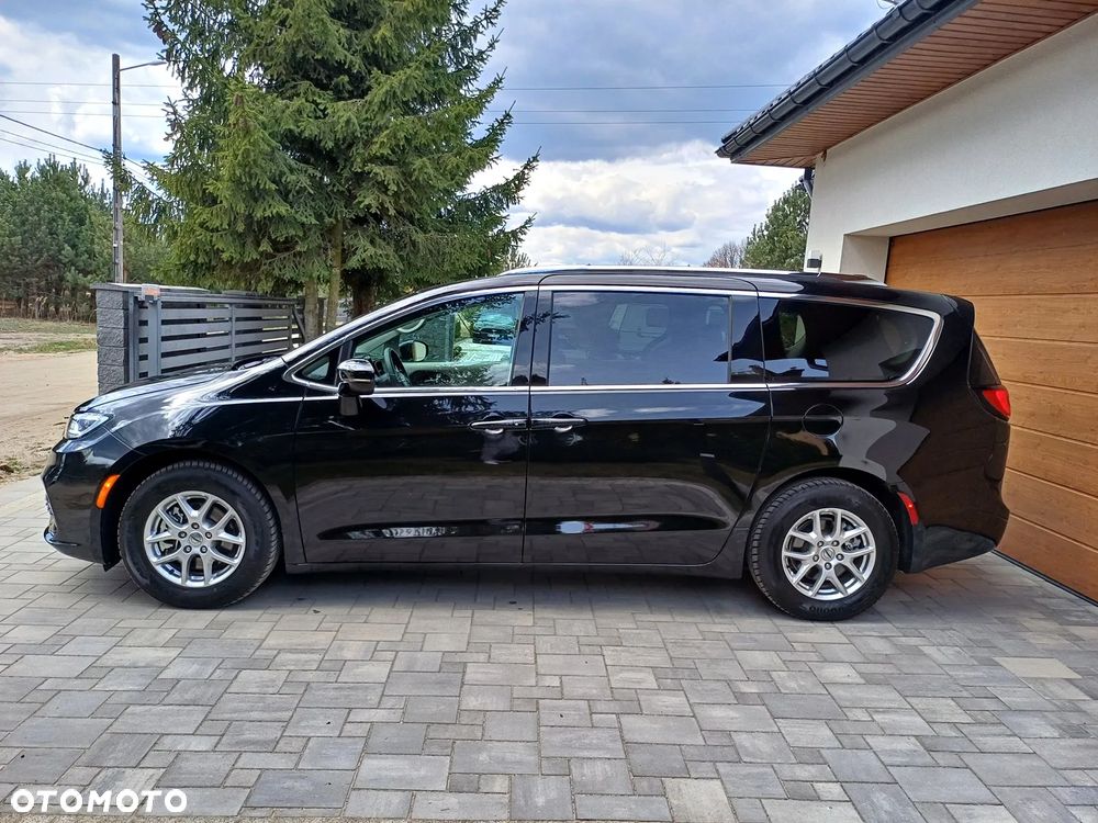 Chrysler Pacifica - 4