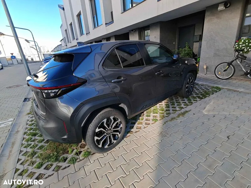Toyota Yaris Cross 1.5 VVT-i HSD 4x2 Exclusive Elegant - 4