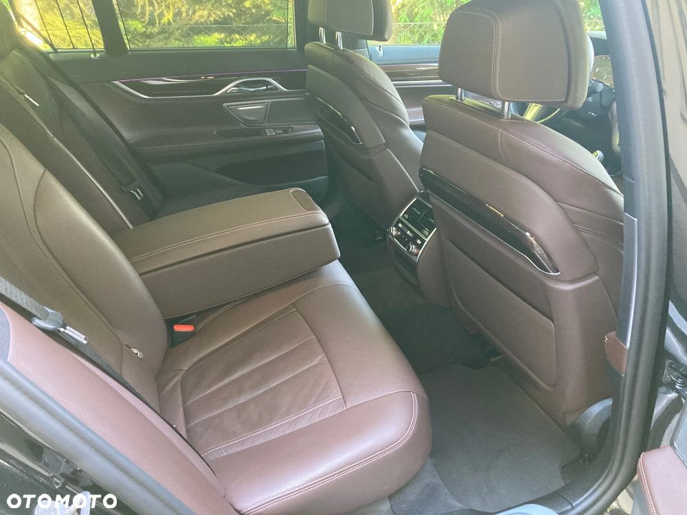 BMW Seria 7 730d xDrive mHEV sport - 18