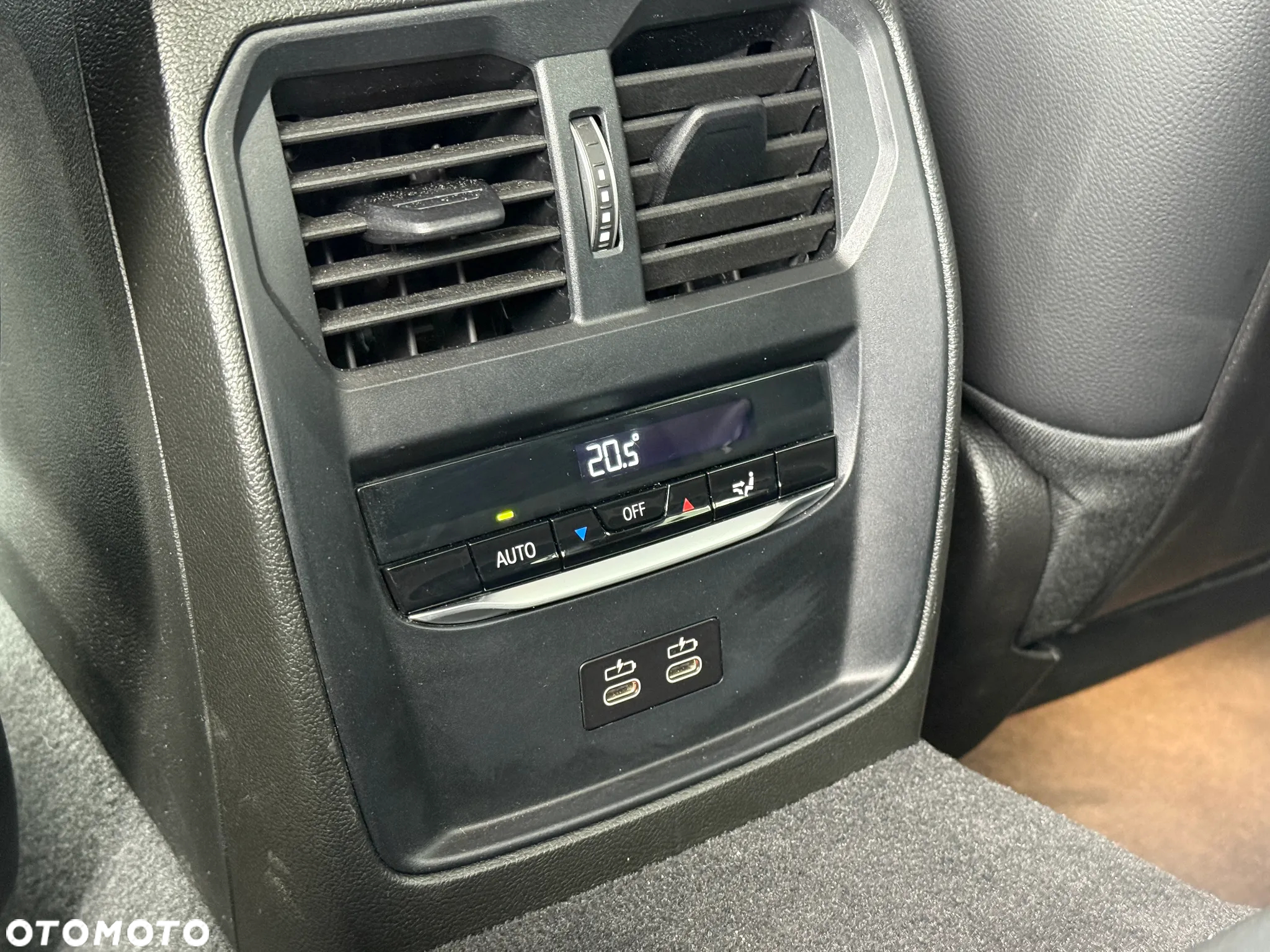BMW Seria 3 318i M Sport - 22
