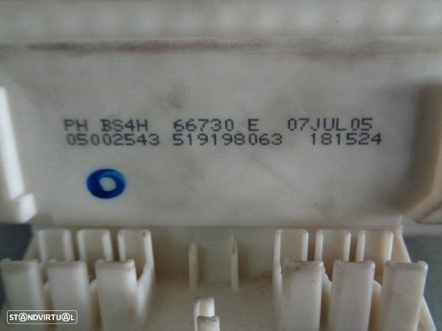CAIXA RELÉS / FUSÍVEIS MAZDA 3 2007 -BS4H66730E - 2