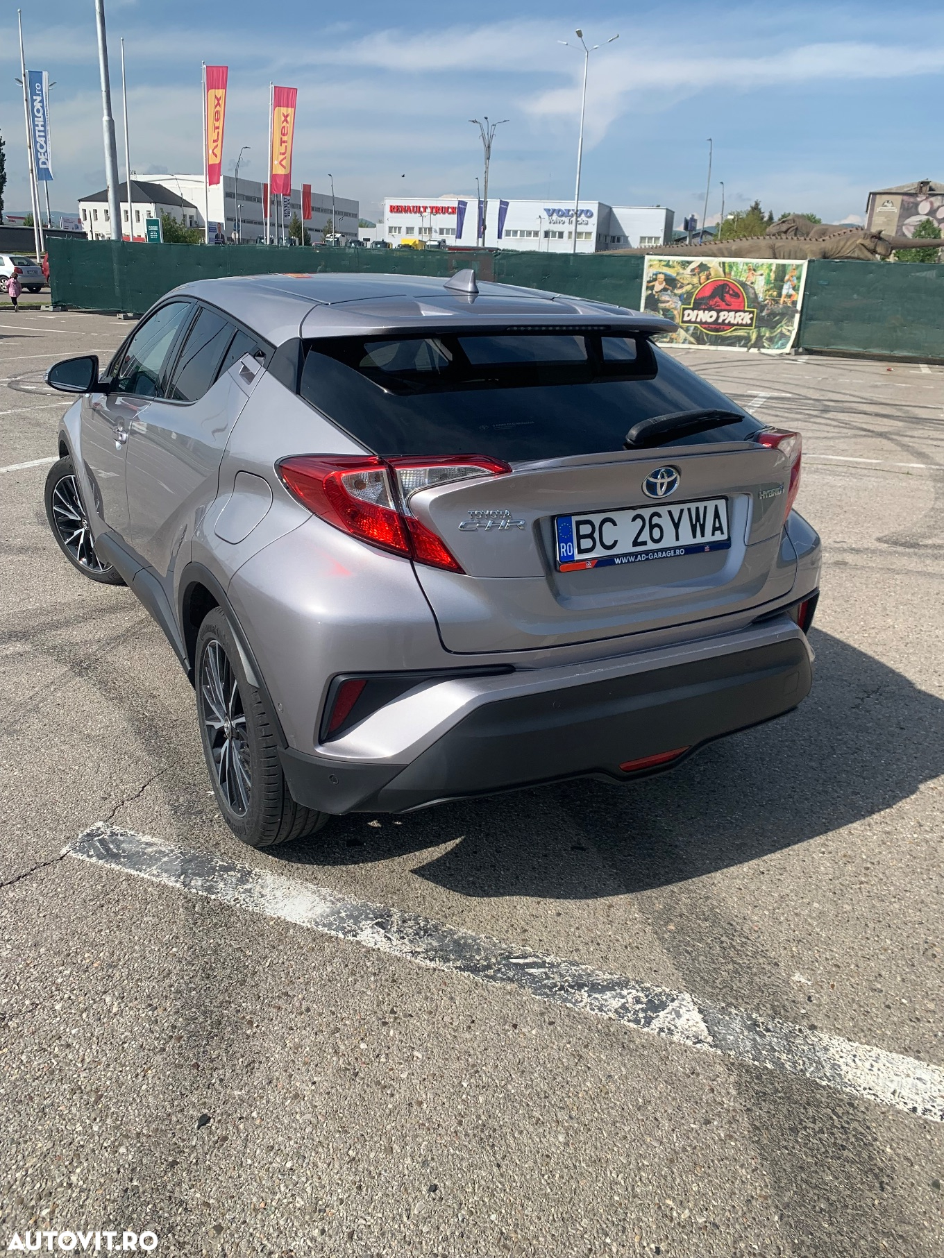 Toyota C-HR 1.8 HSD 4x2 CVT C-ult - 3
