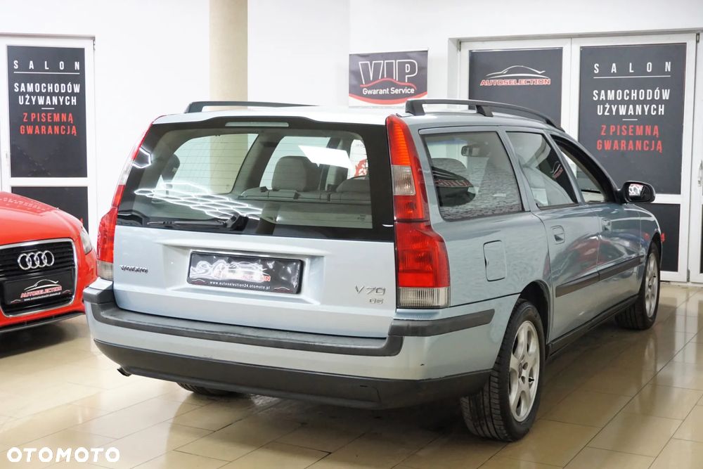 Volvo V70 D5 Comfort - 4