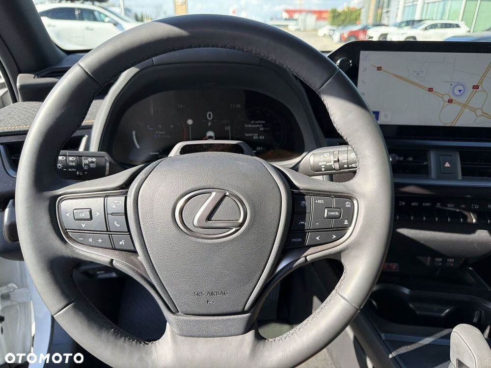 Lexus UX 300h F Sport Design - 13