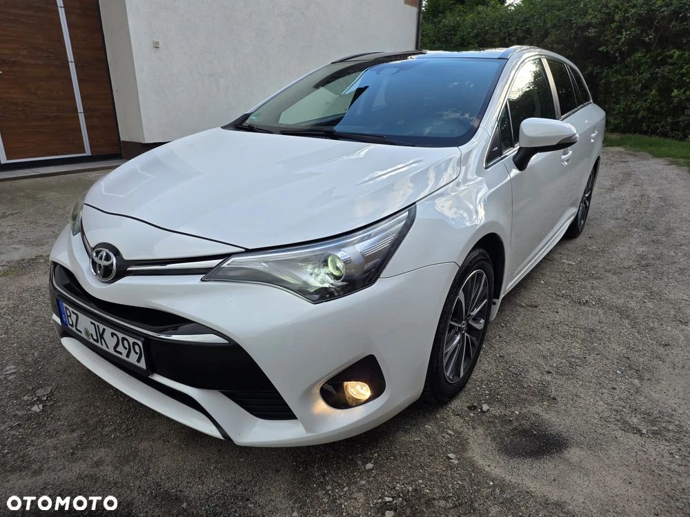 Toyota Avensis - 1