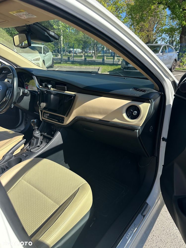 Toyota Corolla 1.6 Prestige - 5