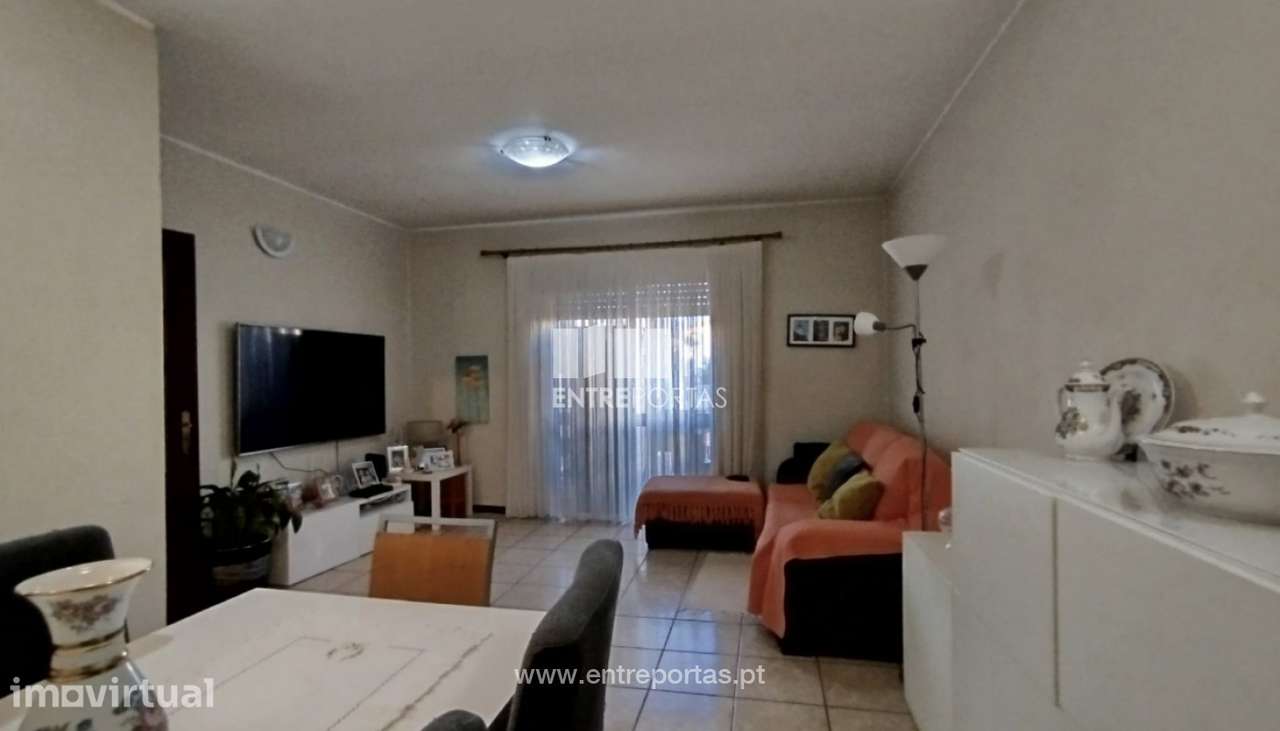 Venda de Moradia em banda, V4+2, próxima do centro na Póvoa de Varzi - Grande imagem: 4/19