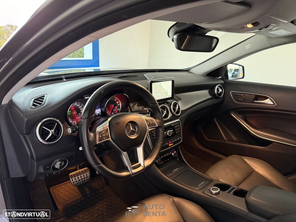 Mercedes-Benz GLA 220 CDi AMG Line 4-Matic - 12