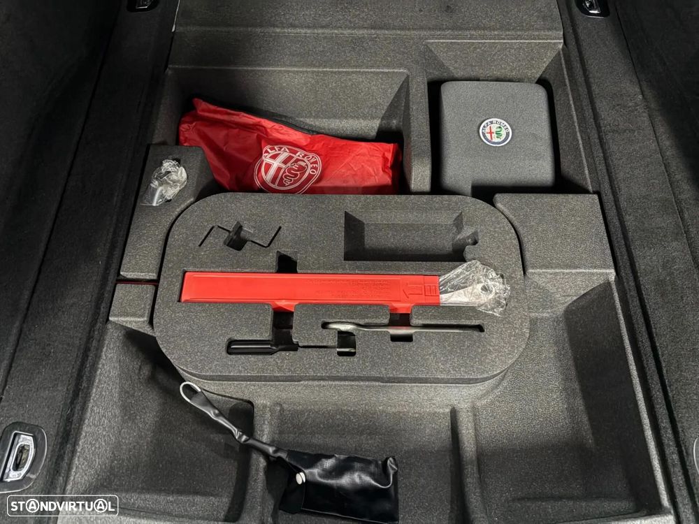 Alfa Romeo Stelvio — fotografia 40