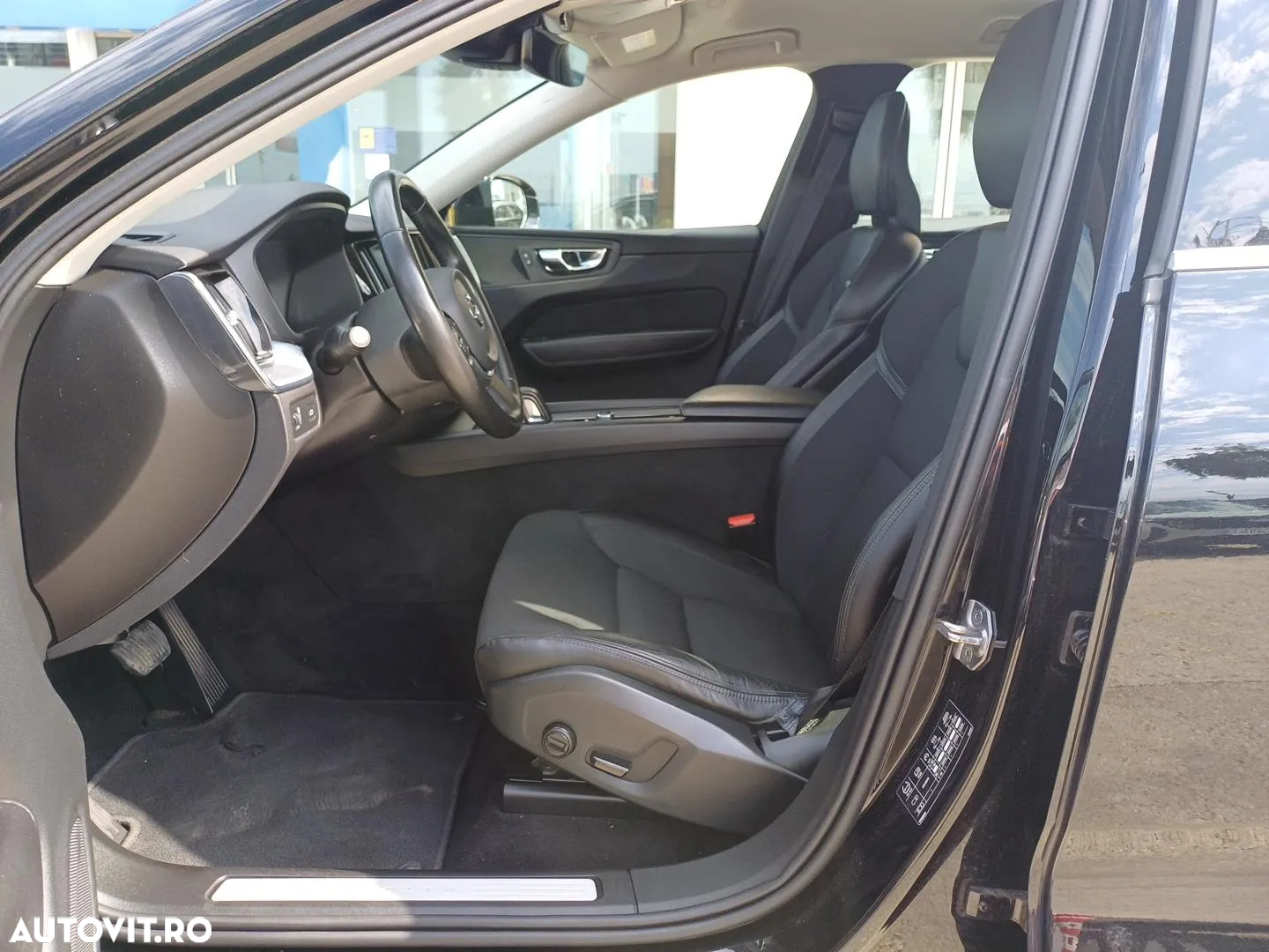 Volvo XC 60 B4 D AWD Geartronic Momentum - 10