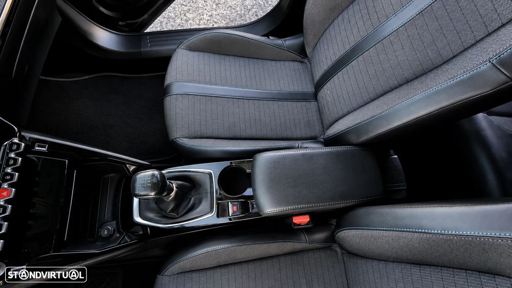 Peugeot 2008 1.2 PureTech Allure Pack - 15
