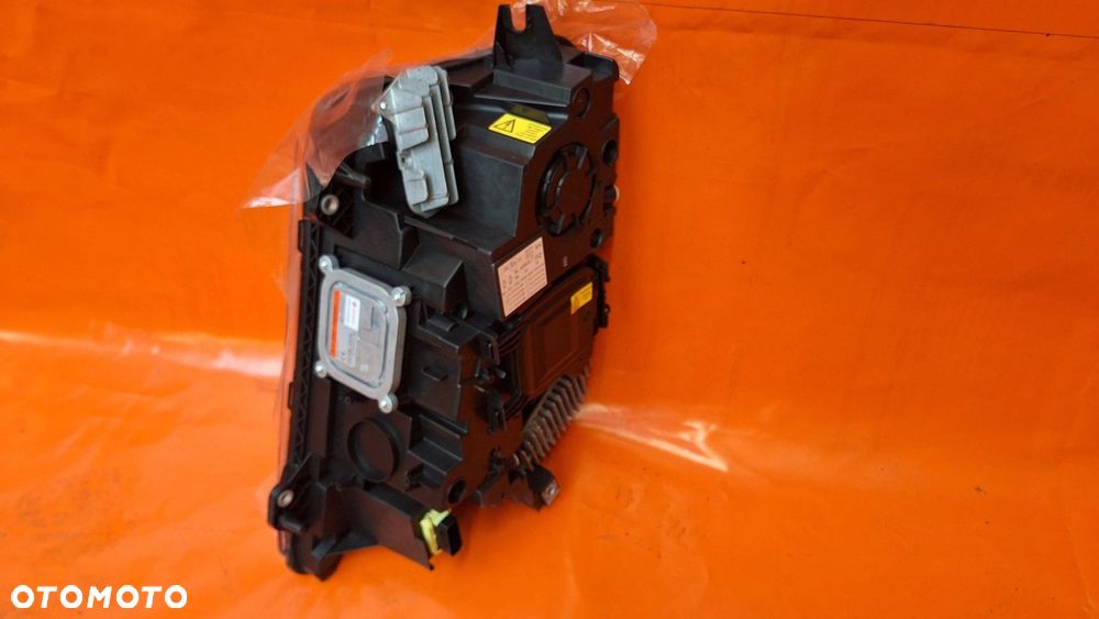 VOLVO FH4 REFLEKTOR LAMPA PRAWA XENON CZARNY -NOWA! - 2