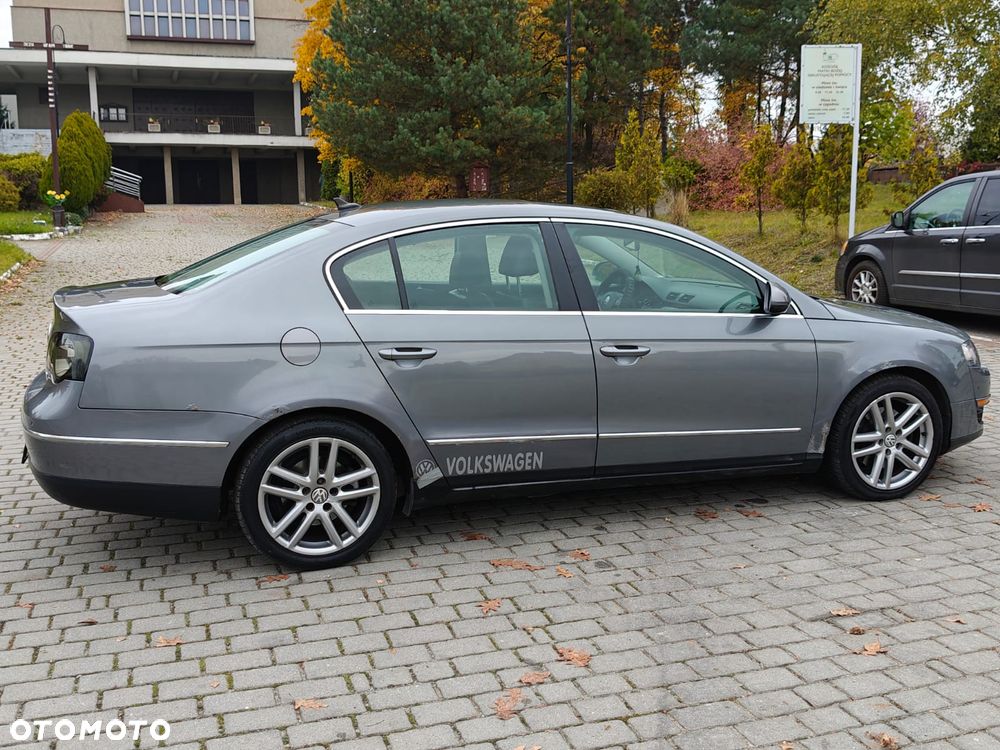 Volkswagen Passat 2.0 FSI Automatik Highline - 25