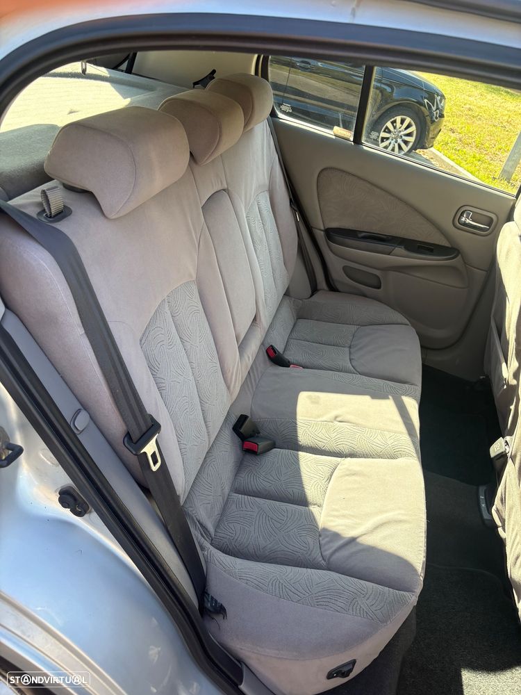 Nissan Almera 1.5 Luxury - 7