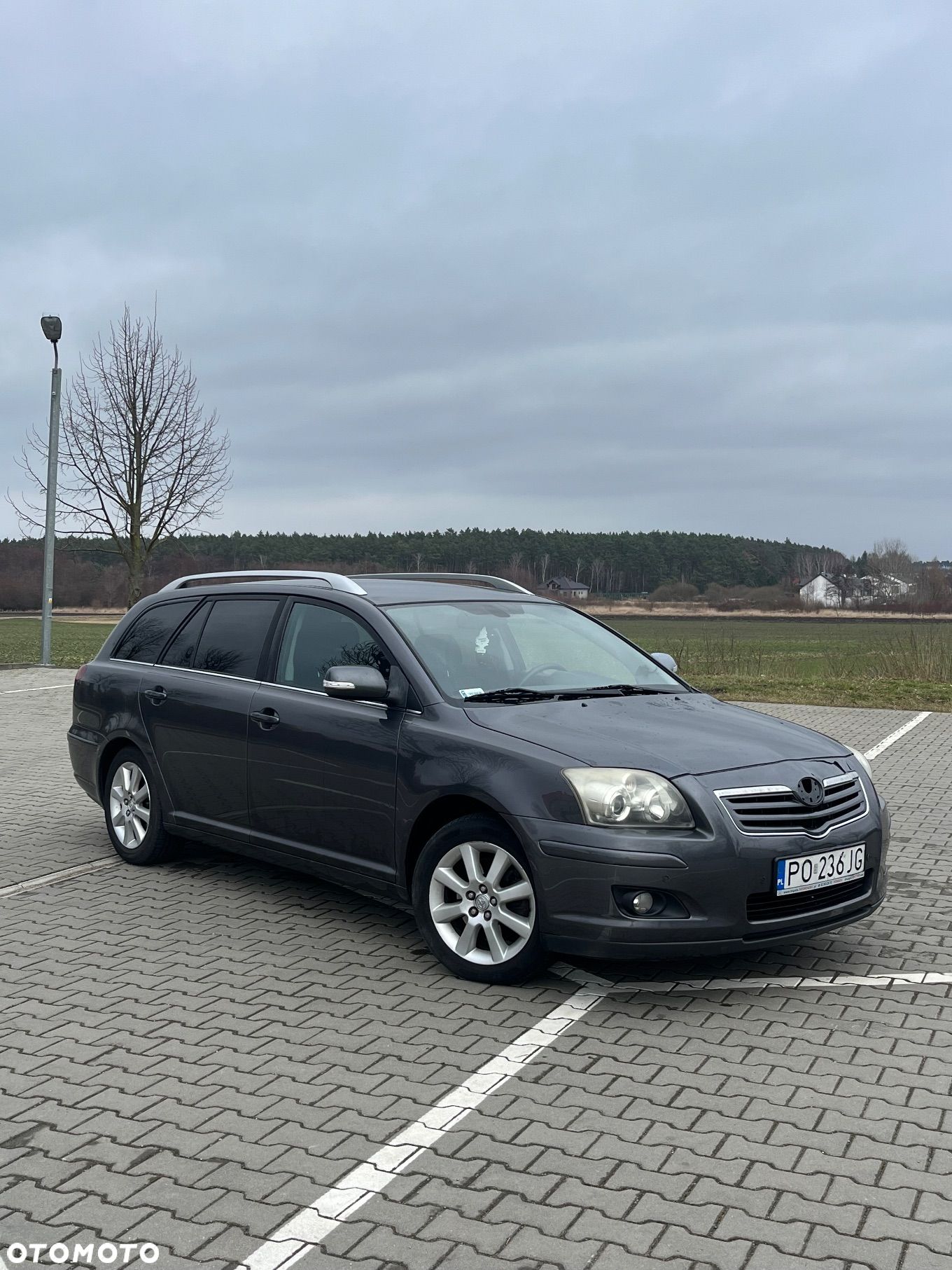 Toyota Avensis - 1