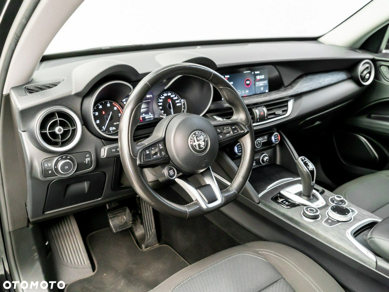 Alfa Romeo Stelvio - 31