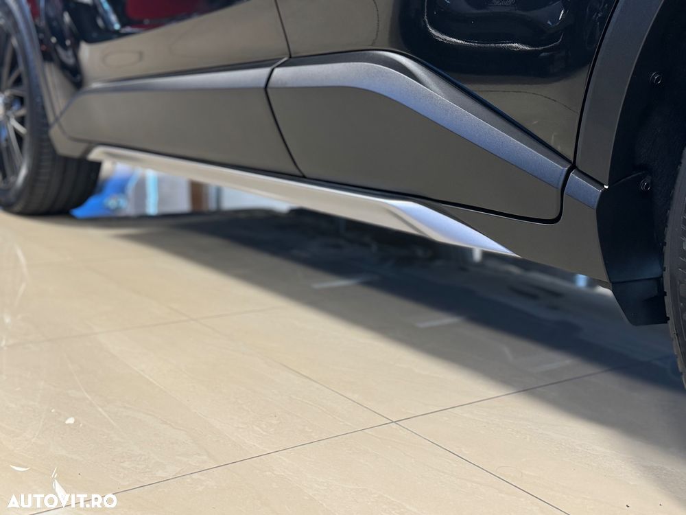 Toyota C-HR Hybrid Style Selection - 32