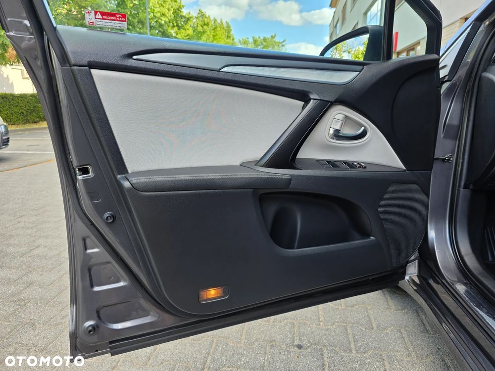 Toyota Avensis - 15