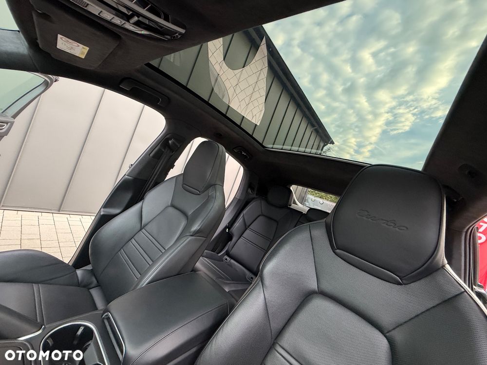 Porsche Cayenne Turbo - 22